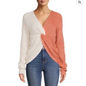 Elegant Two-Tone Crew Neck Sweater